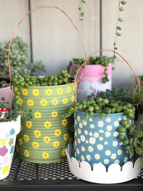 Plant Pot Design, نباتات منزلية, Plant Pot Diy, Painted Pots Diy, Painted Plant Pots, Tin Can Crafts, Diy Flower Pots, Decorated Flower Pots, Kid Art