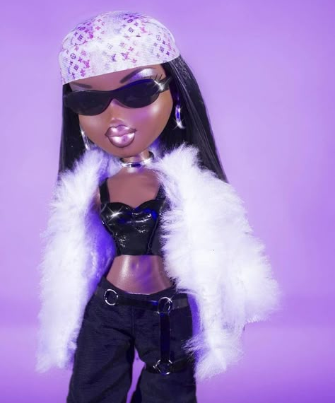 Bratz Doll Halloween Costume, Bratz Aesthetic Outfit, Black Bratz Doll, Bratz Doll Outfits, Estilo Cholo, Brat Doll, Bratz Girls, Bratz Inspired Outfits, Doll Aesthetic