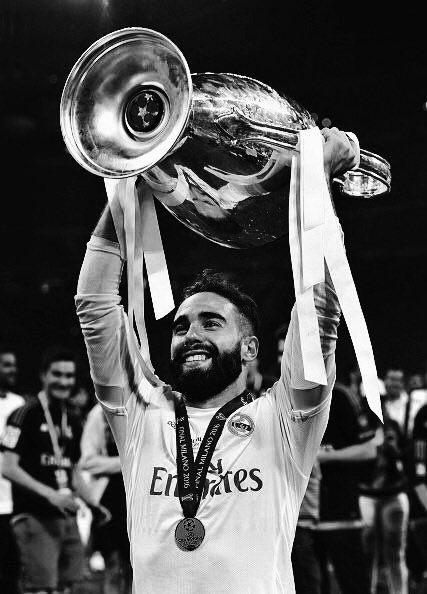 Dani Carvajal Dani Carvajal, Best Football Team, Football Love, Football Team, Real Madrid, Madrid, Soccer, Football, Black And White