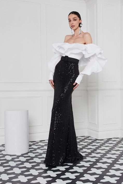 Sack Dress, Off Shoulder Gown, Strapless Gown, Satin Gown, Black Gown, Floor Length Dresses, Fitted Skirt, Fall 2024, Badgley Mischka