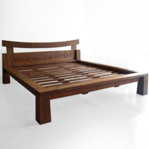 Rustic Wood Bed Frame, Japanese Bed Frame, Japanese Platform Bed, Japanese Furniture Design, Teak Bedroom, Rustic Wood Bed, Platform Bed Plans, Reclaimed Wood Beds, Japanese Bedroom