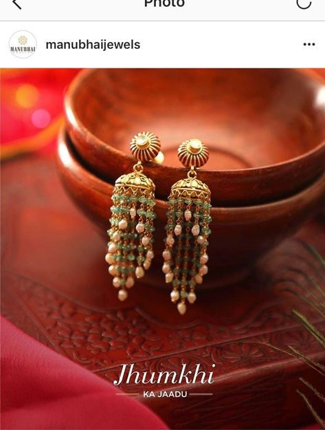 Gold Earrings Indian, Gold Earrings Models, Antique Jewellery Designs, Pearl Jewelry Design, Jewelry Set Design, Gold Jewelry Stores, Indian Jewellery Design Earrings, Gold Pendant Jewelry, Black Beaded Jewelry