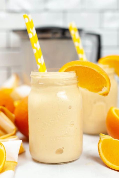 Orange Creamsicle Shake, Orange Creamsicle Milkshake, Custard Pie Recipe Easy, Orange Milkshake, Creamsicle Milkshake, Milkshake Recipe Easy, Homemade Milkshake, Homemade Whipped Cream Recipe, How To Make Orange