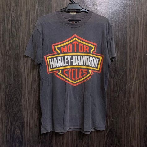 Vintage 90s Harley Davidson Big Logo T Shirt | Etsy Motor Harley Davidson Cycles, Logo Vintage, Logo T, Tailored Shirts, Fashion Vintage, 2024 Collection, Logo T Shirt, Tshirt Logo, Fashion Games