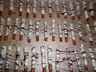 Birch Log Pretzel Rods, Birch Pretzel Rods, Birch Tree Pretzel Rods, Chocolate Pretzels Sticks, Pretzel Bark Recipes, How To Make Pretzels, Hiking Party, Shower Recipes, Pretzel Bark