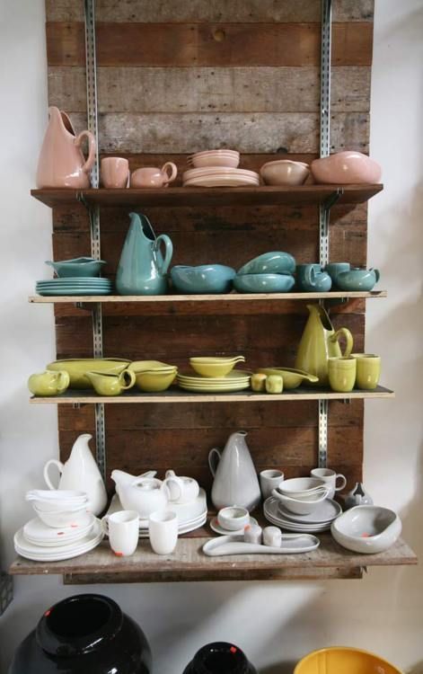 Russel Wright, displayed by color #potteryforbusiness Mid Century Modern Dishes, Russell Wright, Bauer Pottery, Russel Wright, Modern Dinnerware, Mid Century Pottery, Modern Pottery, California Pottery, Kitchen Collection