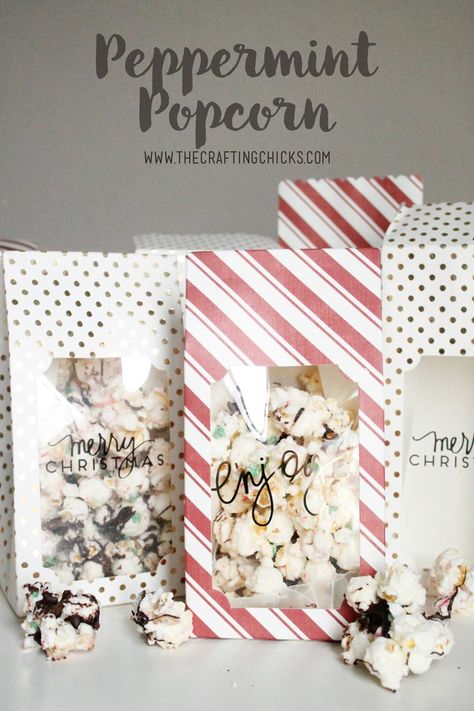 Peppermint Popcorn - Family Favorite Recipe! This is such a fun gift idea! Peppermint Popcorn, Popcorn Packaging, Popcorn Gift, Neighbor Gifts, Packaging Ideas, Family Favorite Meals, Peppermint Essential Oil, Dark Chocolate Chips, Fudge