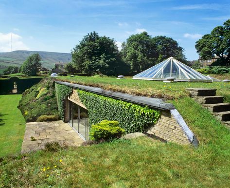 Earth Homes: 7 Hidden Properties Around the World | Architectural Digest Casa Do Hobbit, Casa Dos Hobbits, Underground Living, Earth Sheltered Homes, Casa Hobbit, Asma Kat, Sheltered Housing, Earthship Home, Earth Sheltered