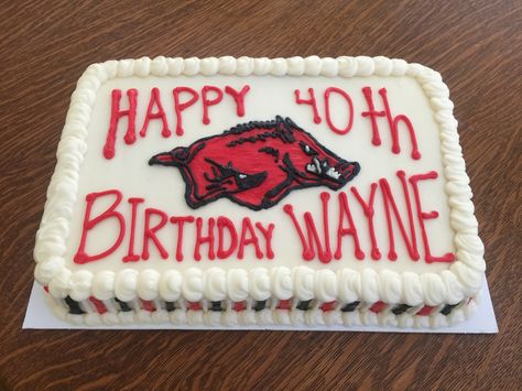 Wooo Pig Sooie! This Arkansas Razorback cake was for Wayne’s 40th birthday celebration! It’s a 1/4 sheet strawberry cake with cream cheese frosting. Taste and see that the Lord is good! Thanks for allowing me to serve you!! Razorback Birthday Cake, Razorback Cake, Razorback Party, Ar Razorbacks, Pig Cakes, Arkansas Razorback, Pig Cake, 14th Birthday, Food Drinks Dessert