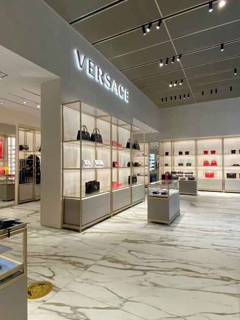 Versace Aesthetic, Versace Store, Shopping Pictures, Automated Trading, Rich Girl Lifestyle, Luxury Lifestyle Dreams, Store Design Interior, Luxury Aesthetic, Retail Interior