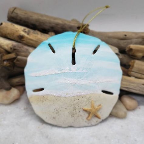 Painted Sand Dollars, Sand Dollar Craft, Coastal Diy, Sand Dollar Art, Nautical Christmas Ornaments, Sand Dollar Ornament, Seashell Christmas Ornaments, Beach Christmas Ornaments, Coastal Ornament