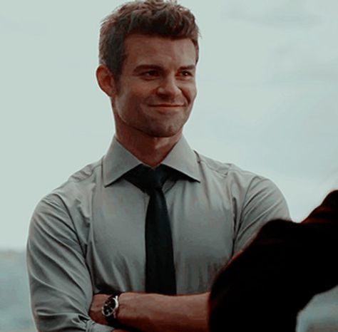 Elijah And Klaus Mikaelson, Elijah Mikaelson Icon, Elijah And Klaus, The Originals Rebekah, Elijah Vampire Diaries, Elijah The Originals, Guys My Age, Elijah Mikaelson, Vampire Diaries Guys