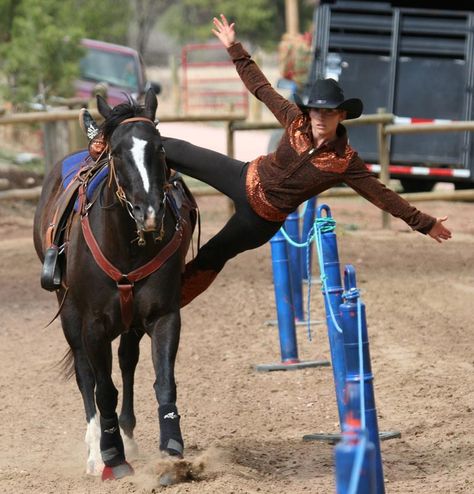 Trick Riding, Full Stroud Layout Horse Trick Riding, Trick Riding Saddle, Trick Riding, Equestrian Events, Barrel Racing Horses, Rodeo Life, Western Riding, Horse Tips, Most Beautiful Animals