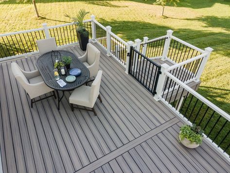 Trex Patio, Trex Deck Railing, Trex Deck Colors, Composite Decking Designs, Decking Railing, Trek Deck, Trex Composite Decking, Deck Design Ideas, Deck Colors