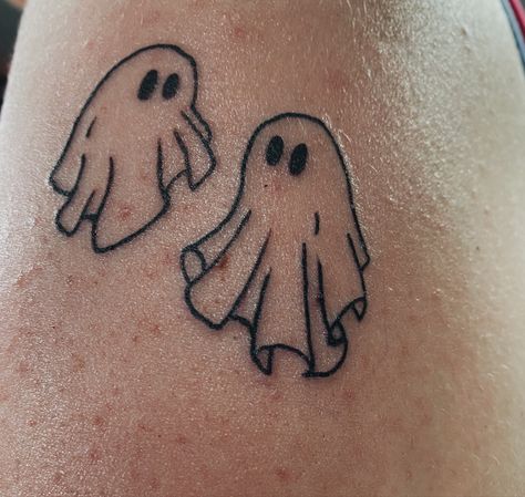 5sos Small Tattoos, Ghost Of You Tattoo, Ghosts Holding Hands Tattoo, 2 Ghosts Tattoo, Two Ghost Tattoo, Ghost Couple Tattoo, Two Ghosts Tattoo Harry Styles, Harry Styles Pumpkin, 5sos Inspired Tattoos