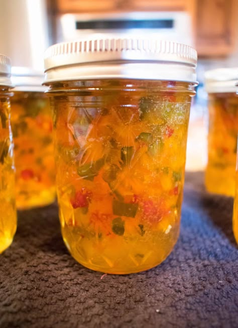 JALAPENO PEPPER JELLY - Parsley Thyme & Limoncello Jalapeños Jelly, Peach Pepper Jelly, Hot Pepper Jelly Recipe, Jalapeno Jam Recipe, Pear Jelly, Jalapeno Jelly Recipes, Pepper Jelly Recipe, Jalapeno Pepper Jelly, Pepper Jelly Recipes