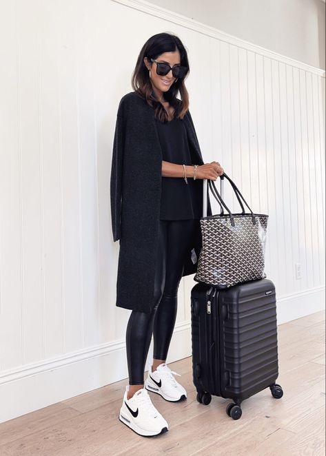 Airport Outfit Fall, Stylin By Aylin, Chic Airport Outfit, Cute Airport Outfit, Airport Chic, Chic Travel Outfit, Plane Outfit, Testosterone Boosting Foods, Comfortable Travel Outfit