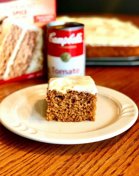 Mystery Cake, Spice Cake Mix Recipes, Tomato Soup Cake, Tomato Cake, Spice Cake Recipe, Cake Mix Recipe, Easy Banana Pudding, Banana Pudding Cake, Fig Cake