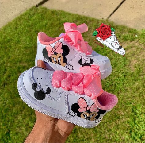 Painted Baby Shoes, Custom Forces, Custom Baby Shoes, Custom Kids Clothes, Painted Shoes Diy, Custom Sneakers Diy, Lion King Baby Shower, Custom Shoes Diy, Trendy Shoes Sneakers