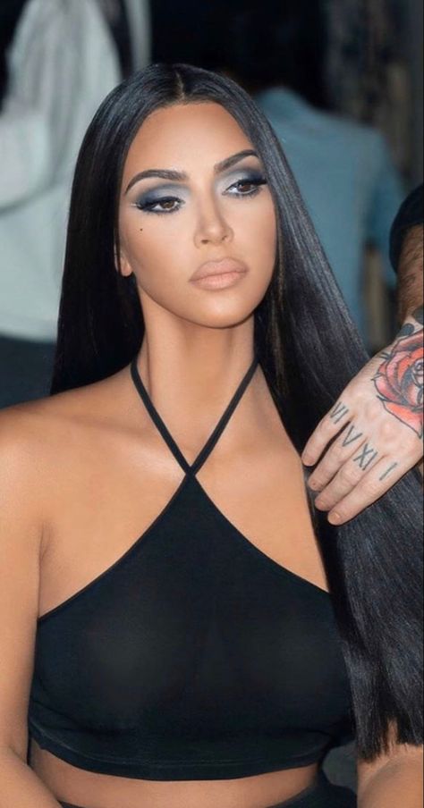 Estilo Kim Kardashian, 90s Makeup Look, Look Kylie Jenner, Kardashian Makeup, Kim Kardashian Makeup, Estilo Kardashian, Kim Kardashian Outfits, 90s Makeup, Prom Makeup Looks