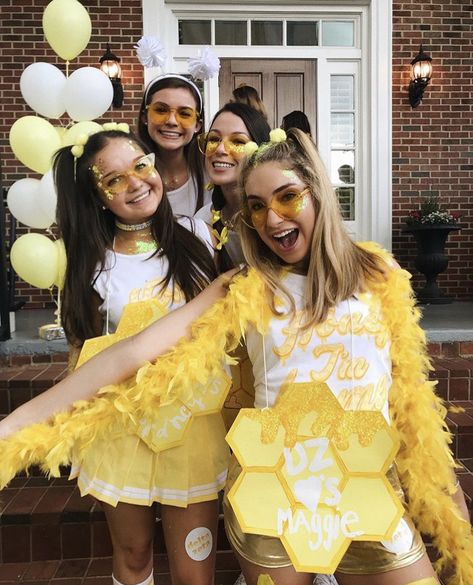 Bee Sorority Theme, Gold Rush Football Theme Outfits, Gold Theme Football Game Outfit, Gold Football Game Outfit, Gold Spirit Day, Gold Out Football Game Outfit, Butterfly Bid Day, Carnaval Outfit, Sorority Themes