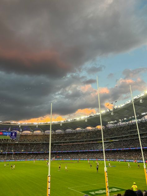 Australian Football Aesthetic, Afl Aesthetic, Touch Rugby, Aussie Summer, Carlton Blues, West Coast Eagles, Australian Football, High School Life, Sports Aesthetic