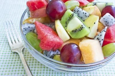 What Do You Put on Freshly Cut Fruit to Keep It From Turning Brown? Summer Fruit Recipes, Natural Headache Remedies, Fruit Kabobs, Food Science, Diet Help, Idee Pasto Sano, Foods To Avoid, Healthy Pregnancy, Summer Fruit