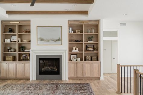 These stunning examples of built-ins around a fireplace offer design inspiration that will help you decide what works in your home! White Built Ins, European White Oak Floors, Built In Around Fireplace, Fireplace Bookshelves, Built In Shelves Living Room, Living Room Built Ins, Built In Cabinet, Fireplace Built Ins, Diy Fireplace