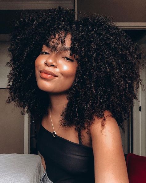 Pelo Afro, Natural Hair Inspiration, Dakota Johnson, Curly Girl, Afro Hairstyles, Black Girls Hairstyles, Curly Hair Styles Naturally, Hair Looks, Hair Trends