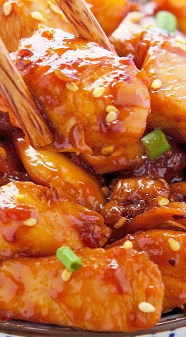 Easy Korean Sticky Chicken Loaded Chicken And Potatoes, Haitian Recipes, Olympics Party, Asian Meals, Main Food, Sticky Chicken, Haitian Food Recipes, Easy Chicken Dinner Recipes, Lo Mein