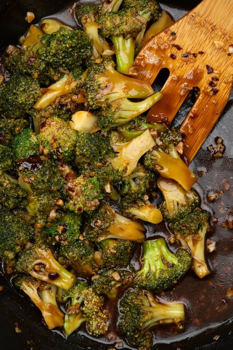 Blanching Broccoli, Broccoli With Garlic Sauce, Asian Broccoli, Broccoli With Garlic, Butter Broccoli, Garlic Broccoli, Breakfast Appetizers, Broccoli Stir Fry, Brown Sauce