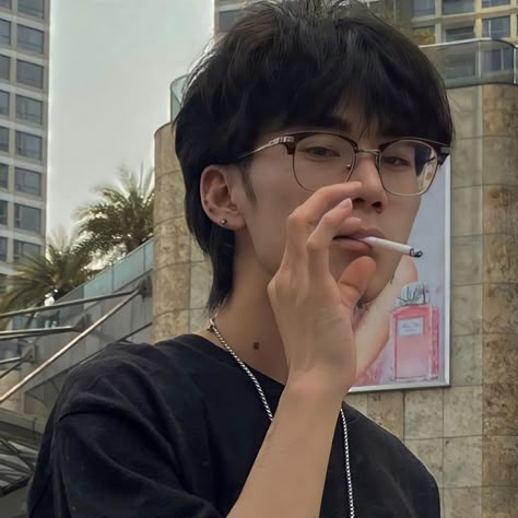 Shh Pose, Hairstyles For Men With Glasses, Rock Mullet, Punk Mullet, Asian Mullet, Asian Punk, Estilo Punk Rock, Mullet Haircut, Pin Search