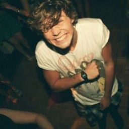 Ashton Irwin Dirty Imagines - Sneaks Out The Window To Meet With Her Boyfriend - Wattpad Ashton Irwin Imagines, 5sos Imagines, 5sos Pictures, Ashton Irwin, Five Seconds Of Summer, Calum Hood, Michael Clifford, 1d And 5sos, Luke Hemmings