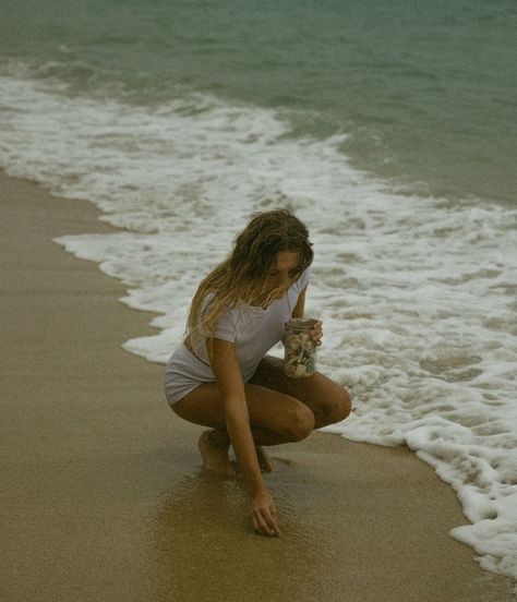 Esther - Socal Photographer | A few months ago with @brinnnd 🌸 | Instagram Beach On Film, Beaches Film, Beach Photo Session, Mermaid Dreams, Beach Shoot, Beach Portraits, Grad Pics, Beach Photo, Girl Inspiration