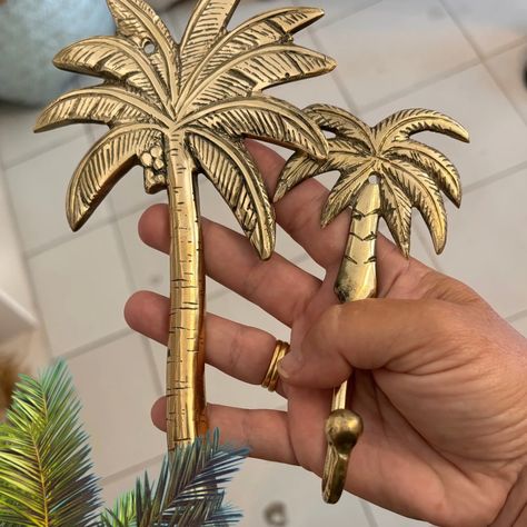 Yay or Nay? At the moment we carry the brass pineapple hooks in antique gold. What are your thoughts on the polished gold palm tree hooks? Various sizes available - I really like these ones. Give me a Yay or Nay below 👇🏻 #brasshooks #palmtreebrasshooks #palmtreehooks #trendinghomewares2024 #caravaninteriors #caravanreno #caravanlife #homewares #tropicalgifts #interiors #interiordesign #bahamamama #caravanstall #coastalbackyard #travellinghomewares #baliinteriors #caravanshop #bohointeriors #t... Coastal Backyard, Caravan Shop, Gold Palm Tree, Tropical Interiors, Brass Pineapple, Tropical Gifts, Caravan Interior, Bahama Mama, Boho Interiors