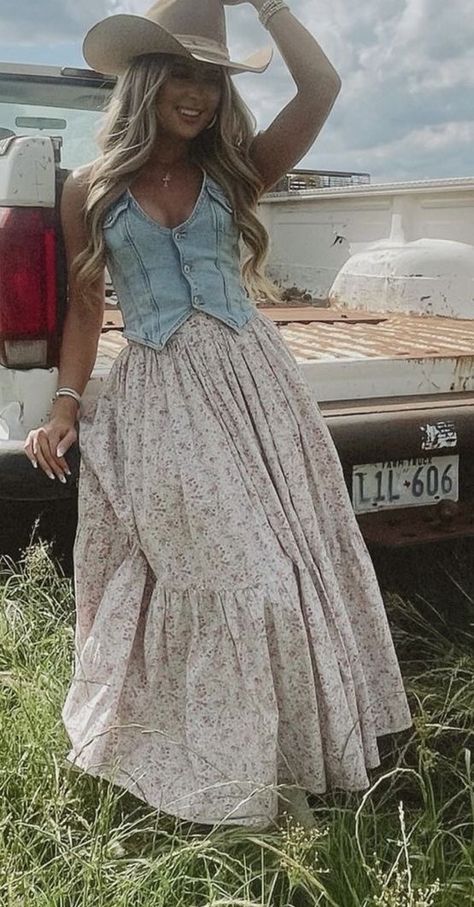 Southern Style Outfits Summer, Farmers Market Dress Outfit, Floral Dress With Cowgirl Boots, Pretty Country Outfits, Prairie Style Dress Outfit, Pink Nfr Outfits, Rustic Prom Dress, Women’s Vintage Outfits, Country Maxi Skirt Outfit