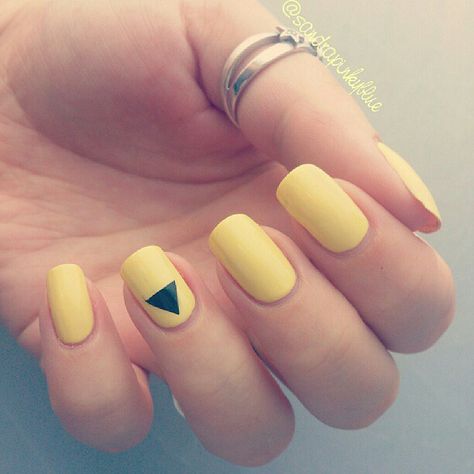 Triangle accent on yellow nails Gravity Falls Nails, Triangle Nails, Pedi Ideas, Gravity Falls Funny, Awesome Nails, Art Nails, Yellow Nails, More Followers, Fall Nail Designs