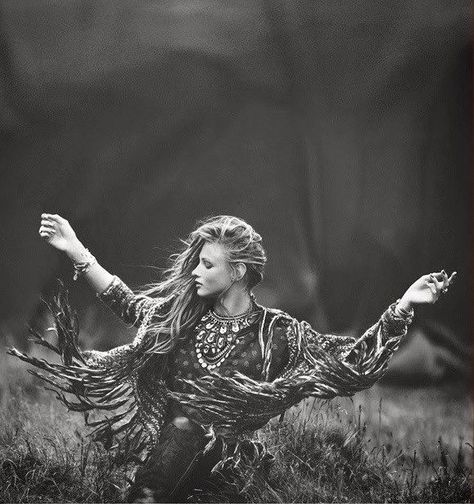 Wild Women Sisterhood, Prayers Of Gratitude, Erin Wasson, Medicine Woman, Women's Circle, Sacred Feminine, Wild Woman, Foto Art, Shooting Photo