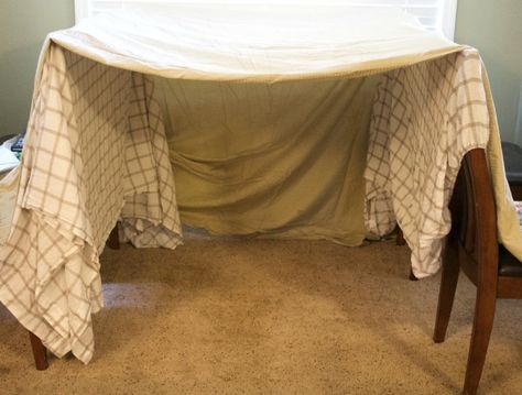 blanket fort instructions Diy Blanket Fort, Sleepover Fort, Living Room Fort, Fort Ideas, Sleepover Room, Easy Blanket, Chair Aesthetic, Blanket Fort, Build A Fort