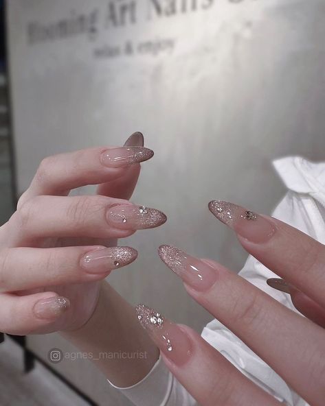 Korean Nail Ideas, Soft Gel Nail Extensions Designs, Expensive Nails, Neutral Nail Art Designs, Tulip Nails, Feet Nail Design, Art Deco Nails, Asian Nails, Hello Nails