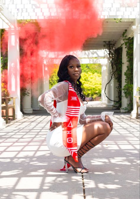 Graduation Pictures Black, Graduation Photo Shoot, Sorority Photoshoot, Nursing Graduation Pictures, Theta Sorority, Graduation Poses, Delta Sigma Theta Sorority, Graduation Photo, Delta Sigma Theta