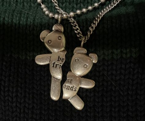 Silver necklace ball chain silver necklace layered twin bears heaven by marc jacobs aesthetic baby tee grunge juliecore Marc Jacobs Necklace, Heaven By Marc Jacobs, Marc Jacobs Logo, Marc Jacobs Jewelry, Accessory Inspo, Best Friend Necklaces, Outfit Collage, Bear Necklace, Friend Necklaces