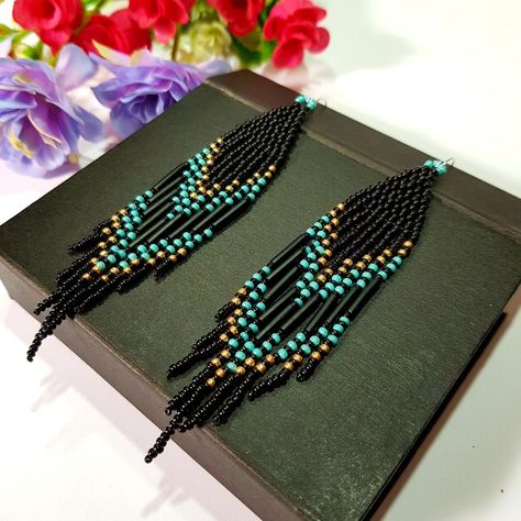 Beaded Earrings With Bugle Beads, Fringe Earrings Beaded, Turquoise Beaded Earrings, Beaded Earrings Native American, Hoop Earrings Diy, Seed Bead Tutorials, Earrings Native American, Beaded Jewelry Earrings, Beaded Chandelier Earrings