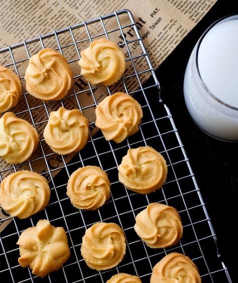 Jenny Bakery, Cool Cookies, Best Butter Cookie Recipe, Butter Cookies Easy, Jenny Cookies, Cookies Pastry, Coffee Cookies, Butter Cookies Recipe, Homemade Butter