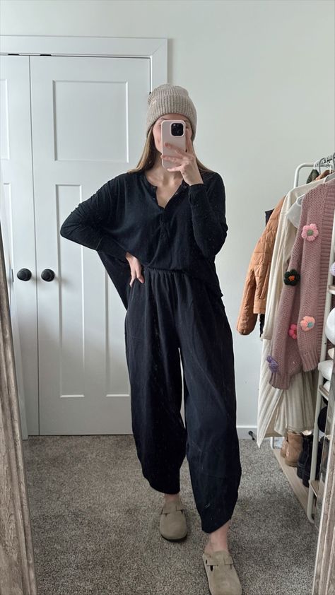 Leo Pants curated on LTK Mom Outfits Winter, Fall Thrift, Minimal Closet, 2024 Wardrobe, Outfits Lazy, Loungewear Outfits, Dream Aesthetic, Mama Style, Lazy Outfits