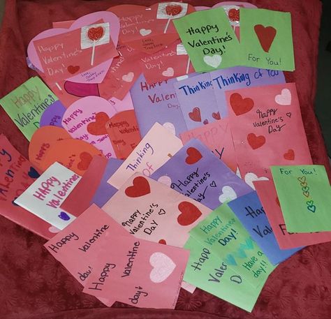 The Girl Scout Troop made Valentine Cards for Seniors in the Nursing Home. Cards For Seniors, February Kindergarten, Nursing Home Ideas, Valentines Class Party, Valentines Day Cards Handmade, Alpha Phi Omega, Girl Scout Troop, Valentines Day Cards, Elementary Education