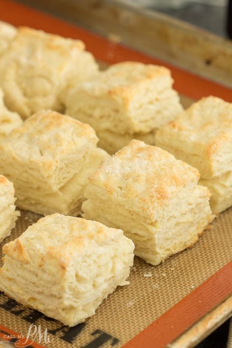 Cream Cheese Buttermilk Biscuits Cream Cheese Busicuts, Bob Evans Biscuit Recipe, Cheese Buttermilk Biscuits, Homemade Biscuit Recipe, Cream Cheese Biscuits, Biscuits Breakfast, Best Biscuit Recipe, Homemade Biscuit, Blue Jean Chef