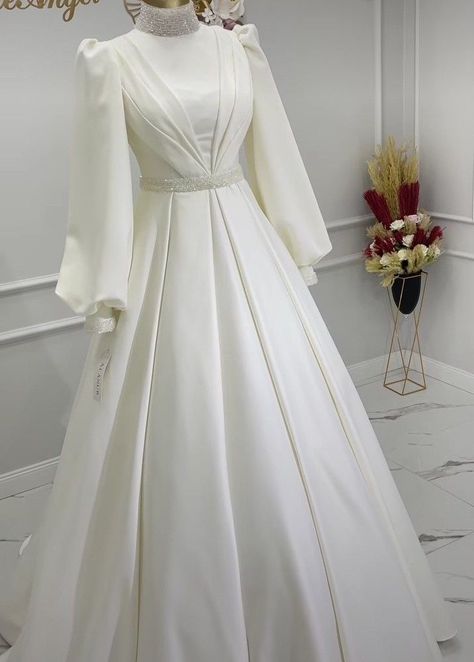 Dress Muslim Modern, Baju Kahwin, Beautiful White Dress, Wedding Dress Suit, Muslimah Wedding Dress, Bride Dress Simple, Wedding Dress Outfit, Classy Wedding Dress, Gowns Dresses Elegant