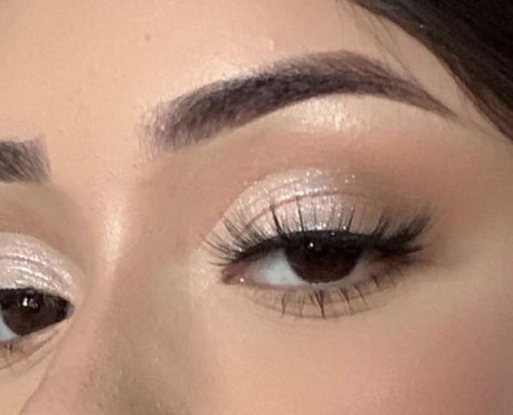 Soft Eyeshadow Looks, Quinceanera Makeup, Fireplace Tv Wall Decor, Room 2023, Prom Eye Makeup, Fireplace Tv Wall, Prom Makeup Looks, Graduation Makeup, Swag Makeup