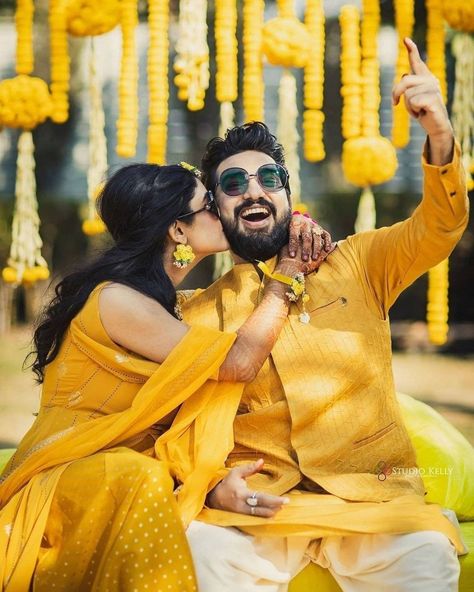 Haldi Ceremony Outfit For Sister, Haldi Suit, Haldi Video, Haldi Pic, Haldi Pictures, Haldi Groom, Haldi Pose, Groom Haldi, Haldi Shoot